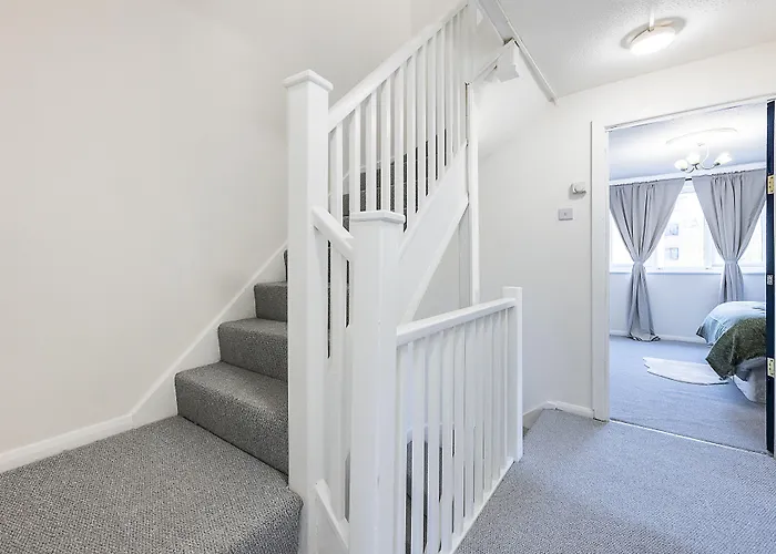 Inglewood Hub Hotel London